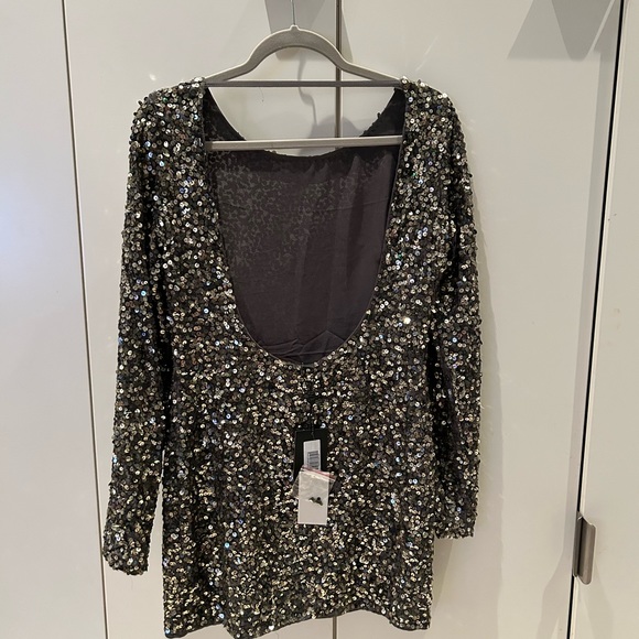 Silver mini sequin dress / ABS Sequin LS Dress size 6 (NWT) - Picture 2 of 5